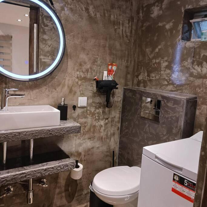 Kouvarás Boutique Eptalofos 15Min From Airport And Sea 아파트 외부 사진