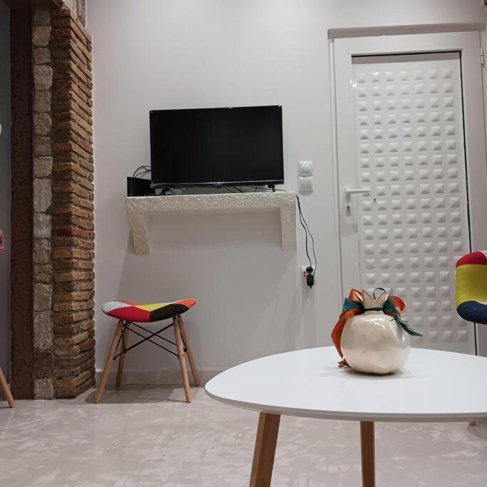 Kouvarás Boutique Eptalofos 15Min From Airport And Sea 아파트 외부 사진